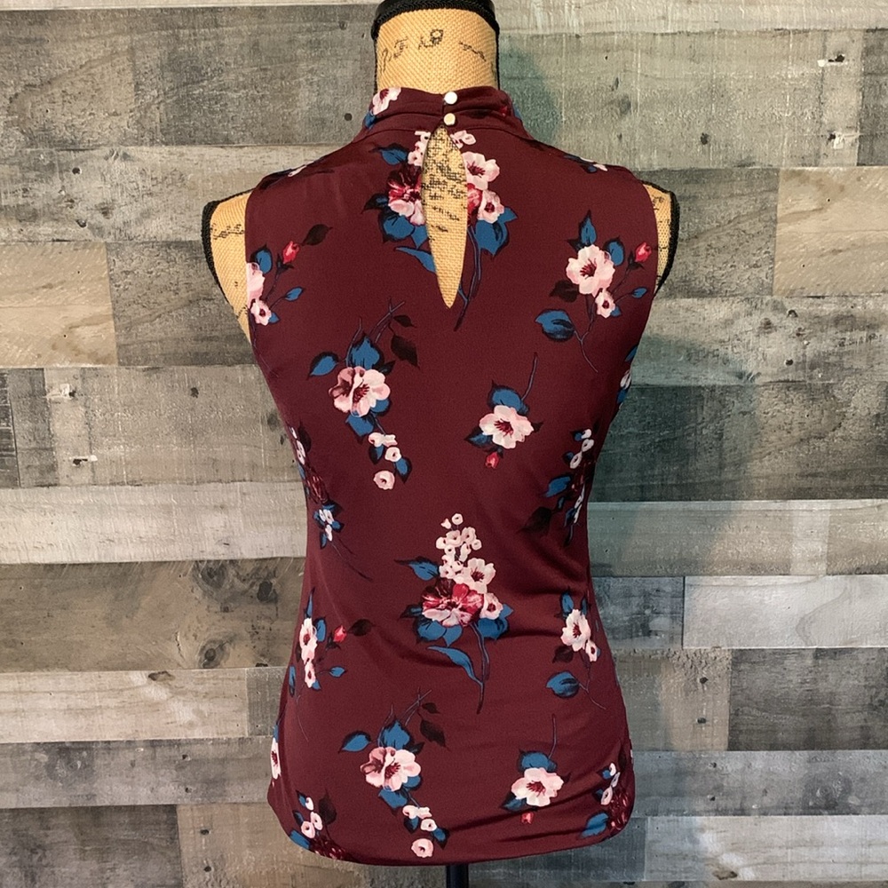 White House Black Market Sleeveless Floral Top Size S - Picture 2 of 16